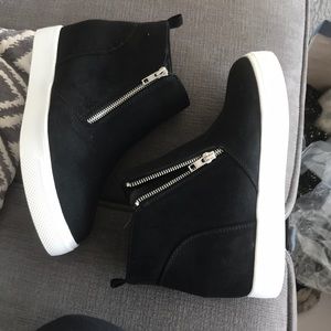 Wedge sneakers